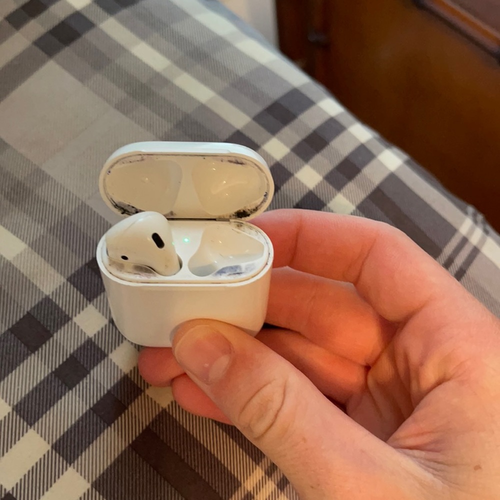 AirPods